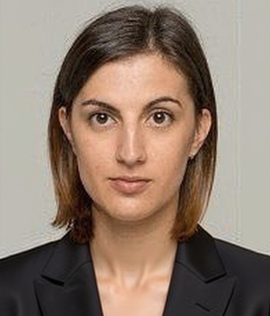 Corporate — costume sombre